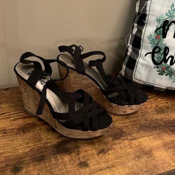 Payless wedges size 7 1/2 - Picture 1 of 1